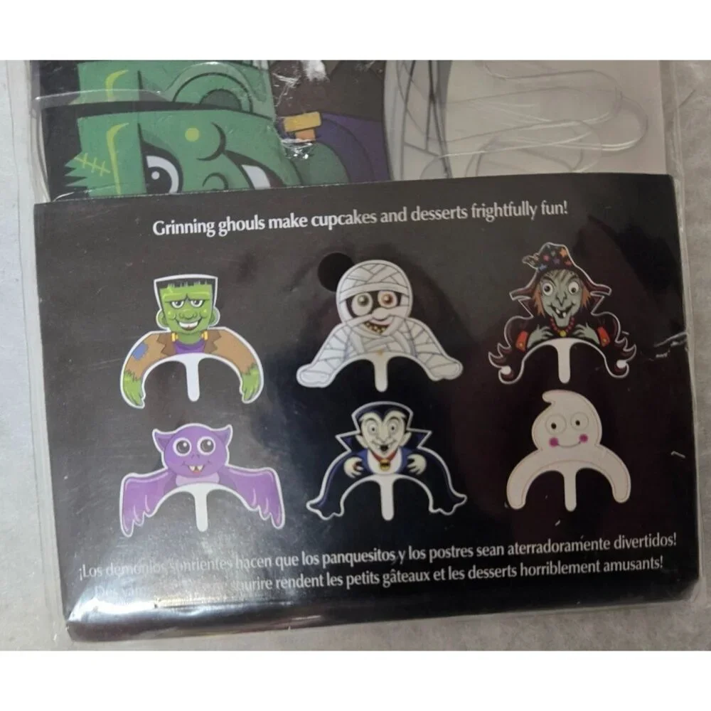 Wilton 12 Cupcake Halloween Characters Party Pix‎